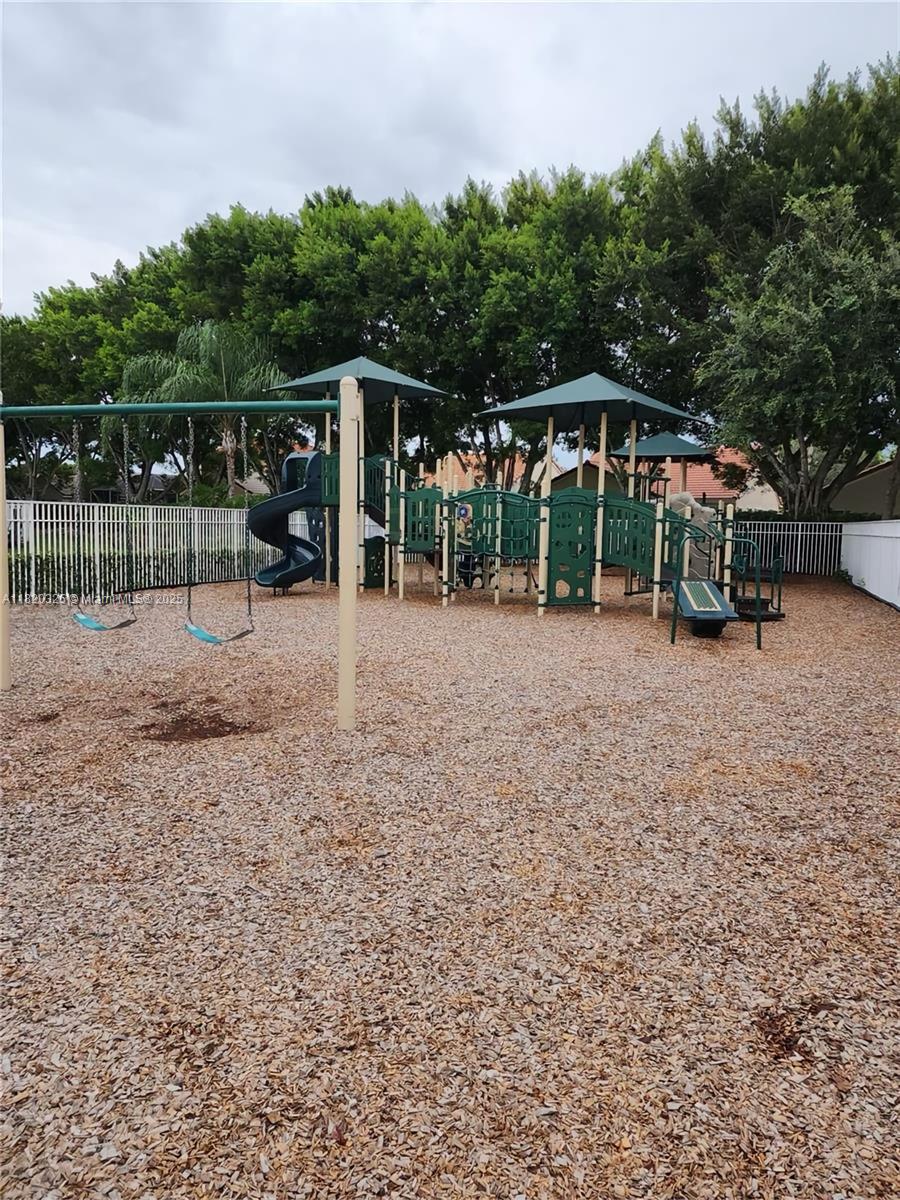 SECTORS 3 & 4 BOUNDARY PL - Residential Lease