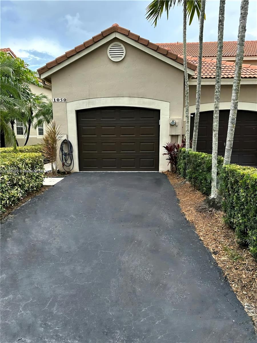 1050 Sorrento Dr 1050, Weston, Broward County, Florida - 2 Bedrooms  
3 Bathrooms - 