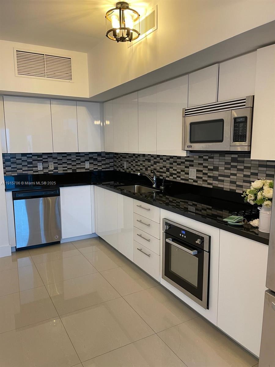 MINT CONDO - Residential