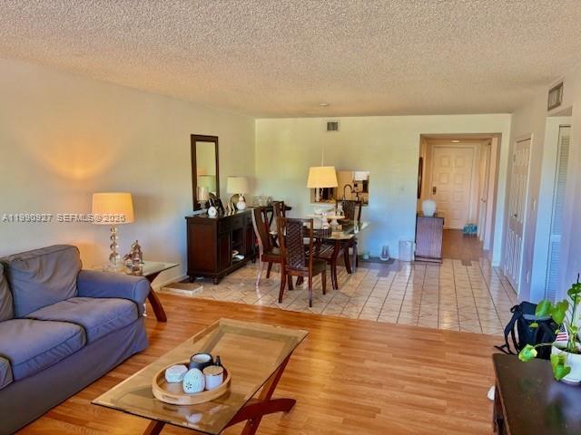 FAIRWAYS AT BONAVENTURE C - Residential