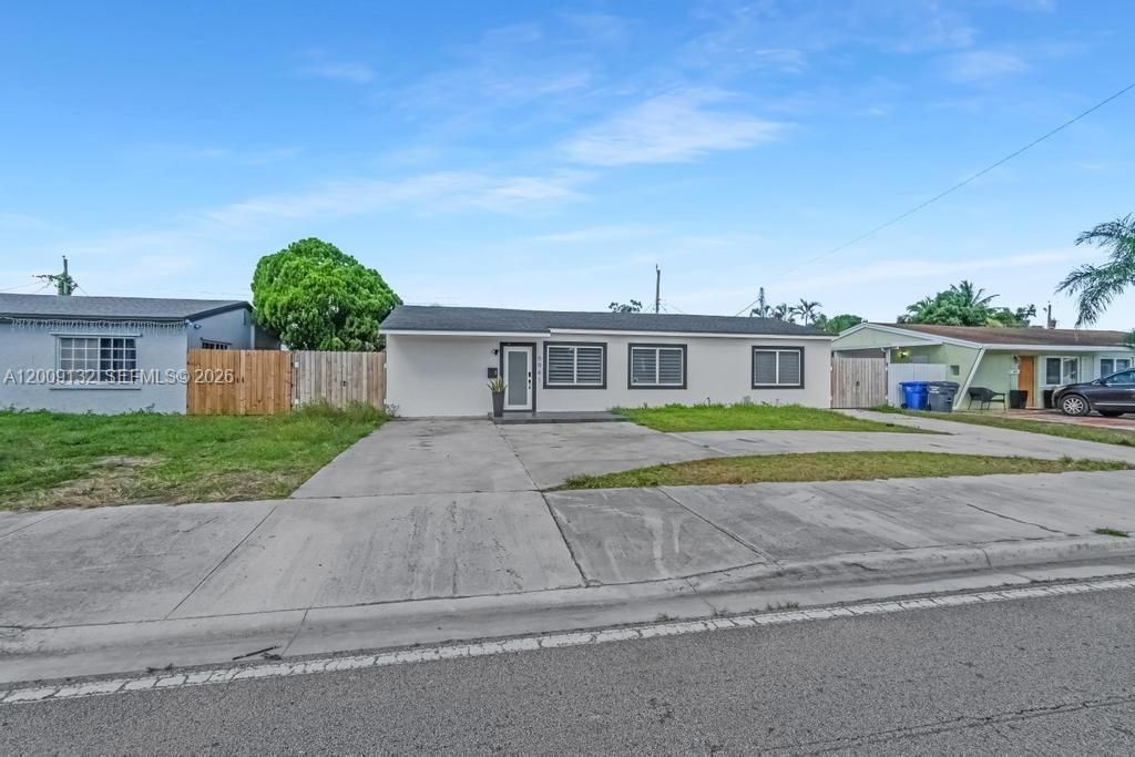 Photo of 6941 Sheridan St, Hollywood, FL 33024 (MLS # A12009132)