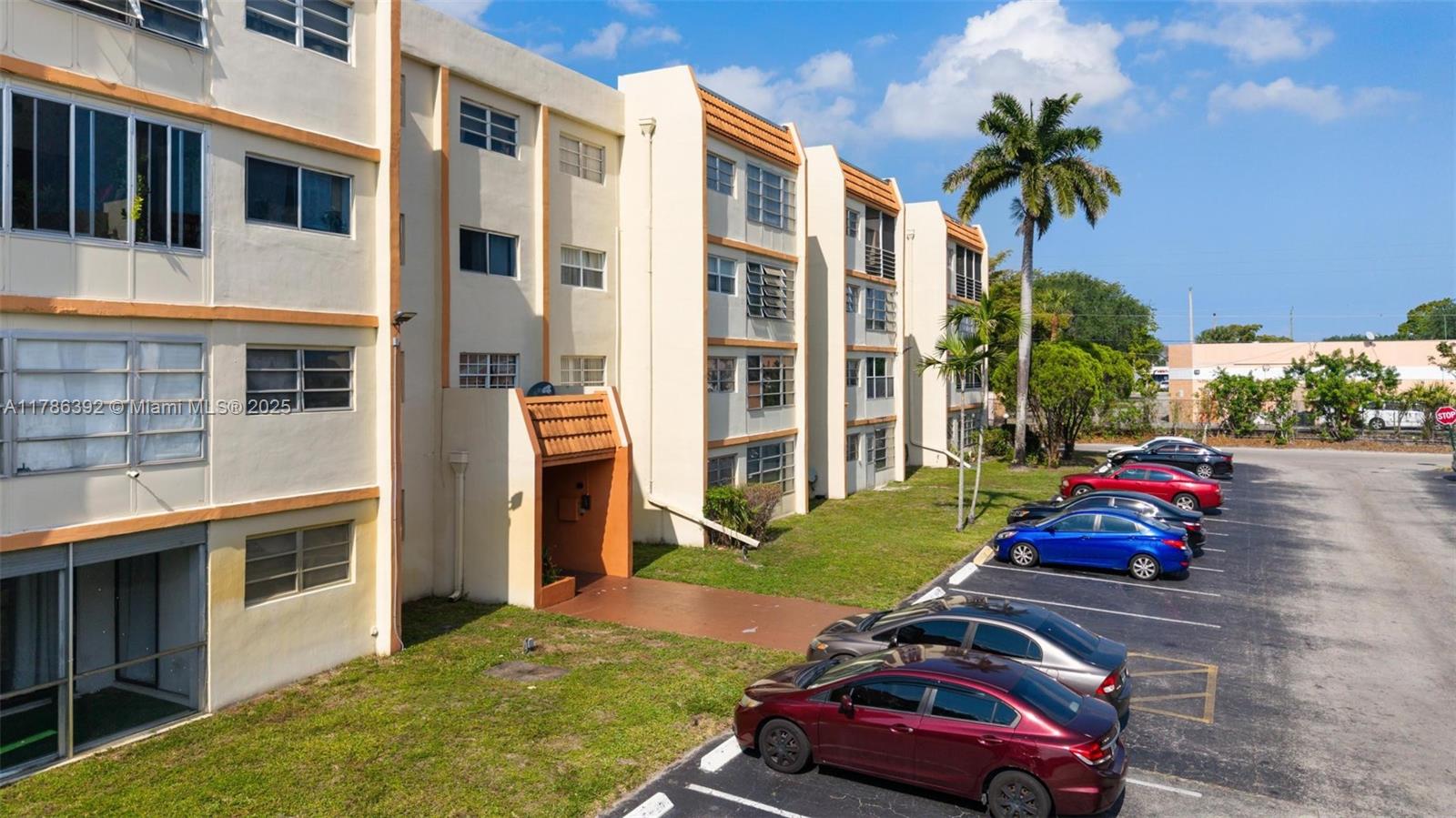2451 Nw 41st Ave 407, Lauderhill, Miami-Dade County, Florida - 2 Bedrooms  
2 Bathrooms - 