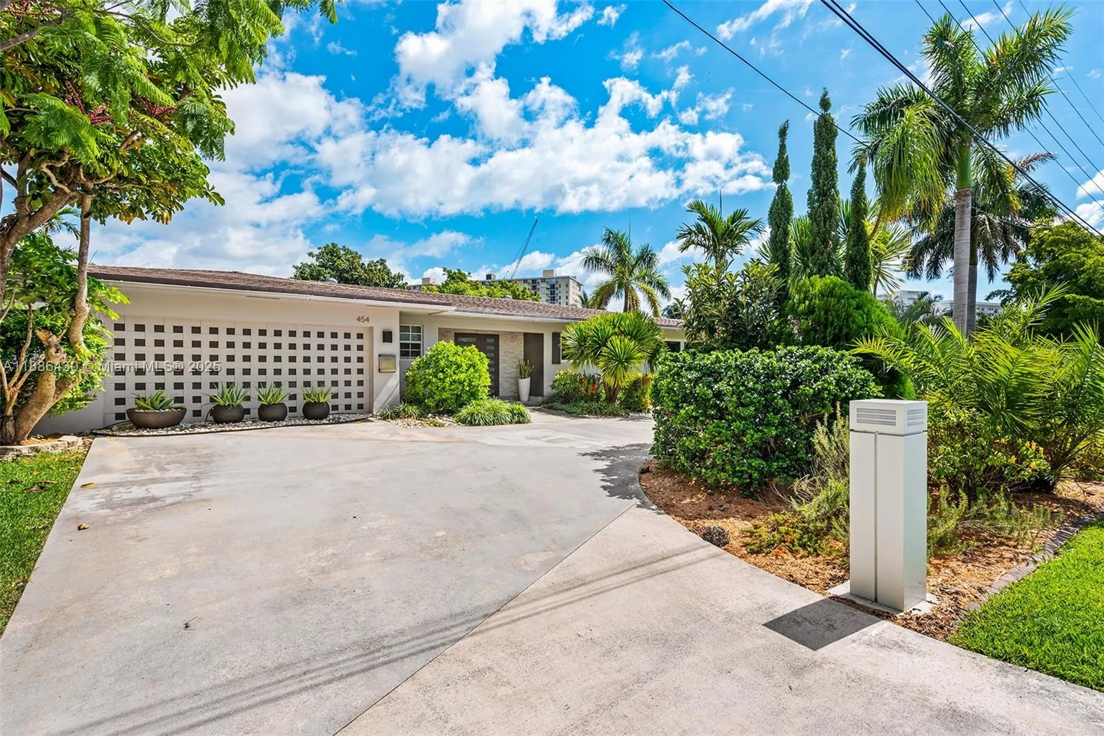 Hallandale Beach, Florida 33009, United States, 3 Bedrooms Bedrooms, ,3 BathroomsBathrooms,Residential,Active,218551