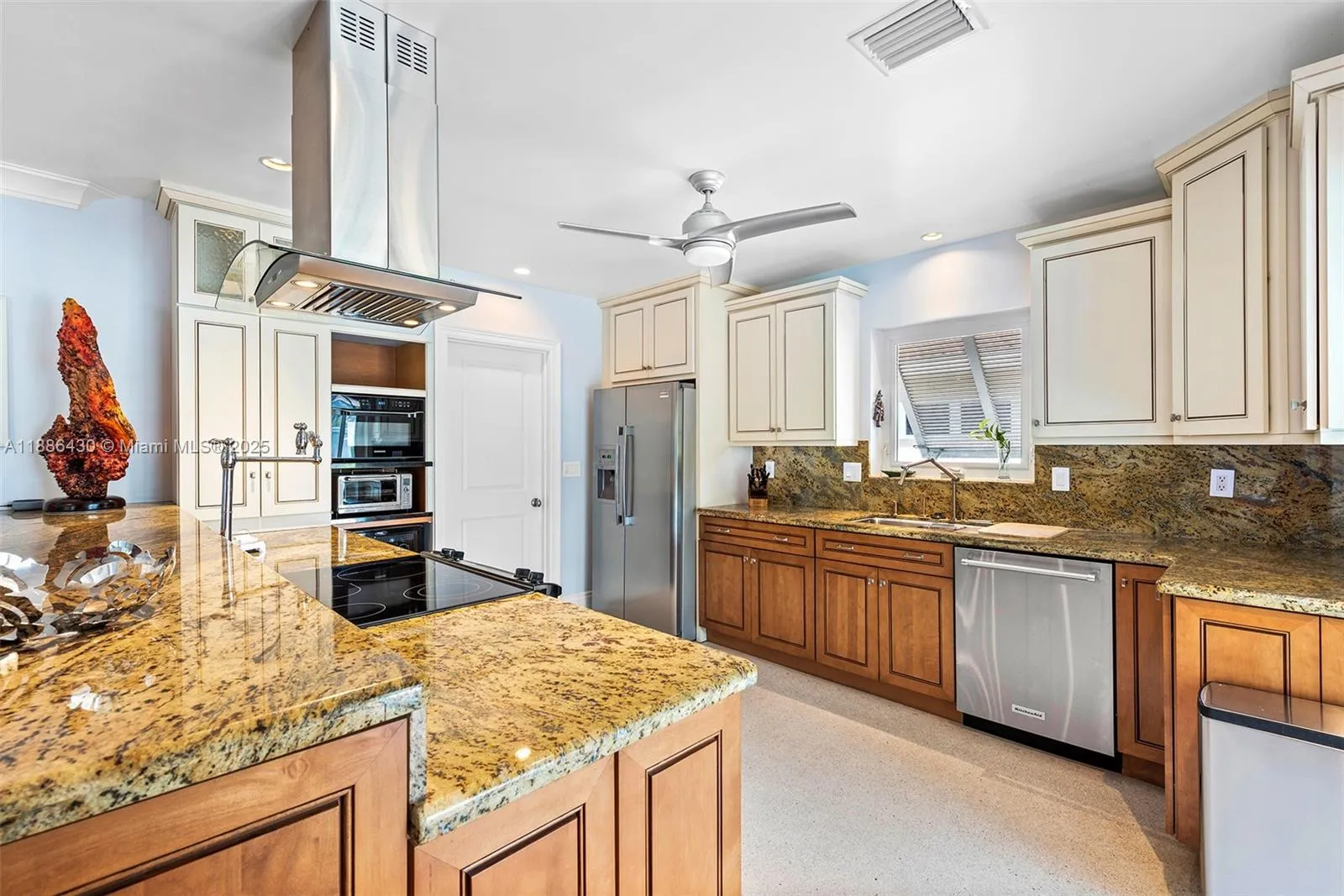 Hallandale Beach, Florida 33009, United States, 3 Bedrooms Bedrooms, ,3 BathroomsBathrooms,Residential,Active,218551