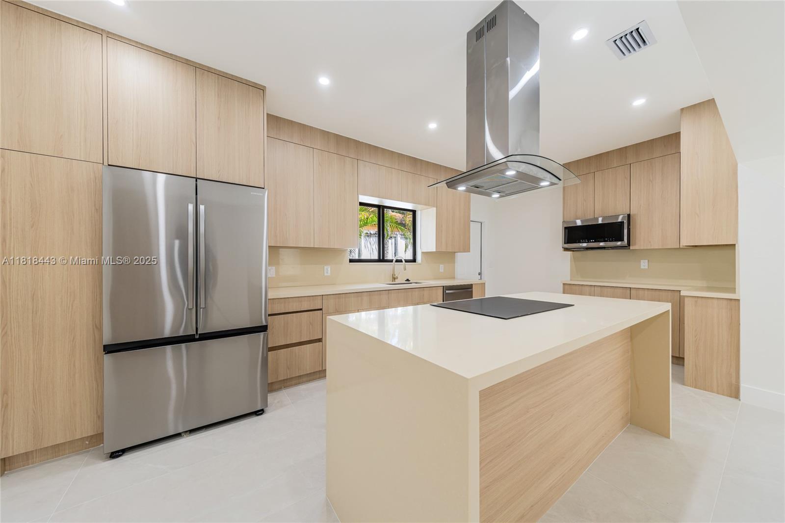 1344 SW 18th St, Miami, FL, 33145/$1,580,000 1 1344 SW 18th St