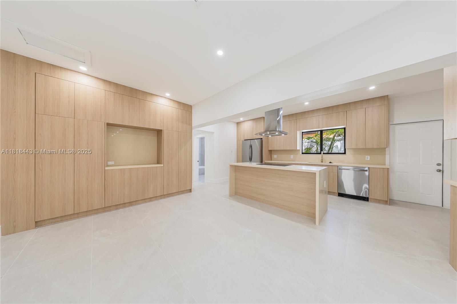 1344 SW 18th St, Miami, FL, 33145/$1,580,000 2 1344 SW 18th St