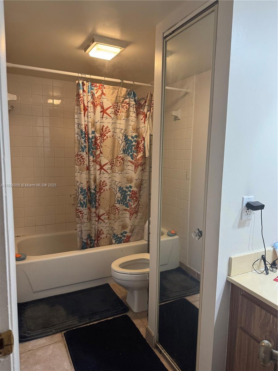 VILLAGE OF SANDALWOOD LAK - Residential Lease