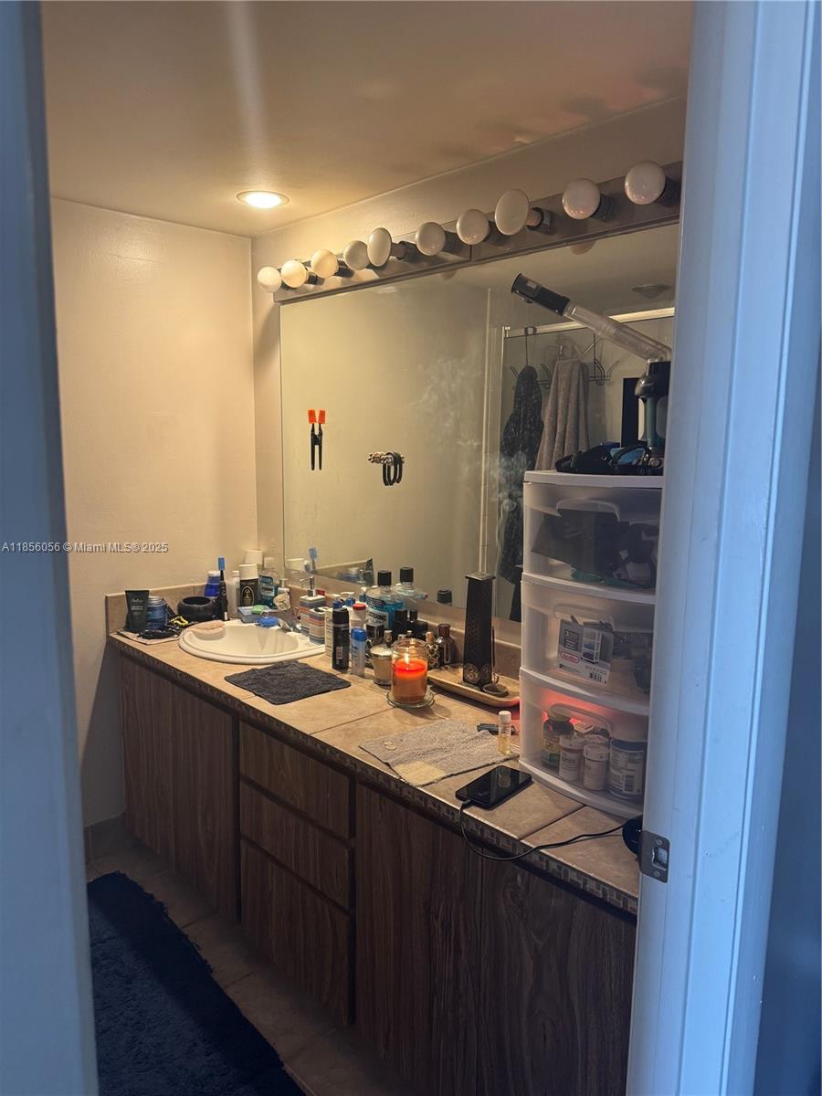 VILLAGE OF SANDALWOOD LAK - Residential Lease