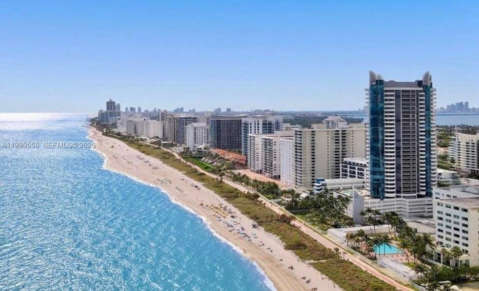 LA GORCE PALACE CONDO - Residential Lease