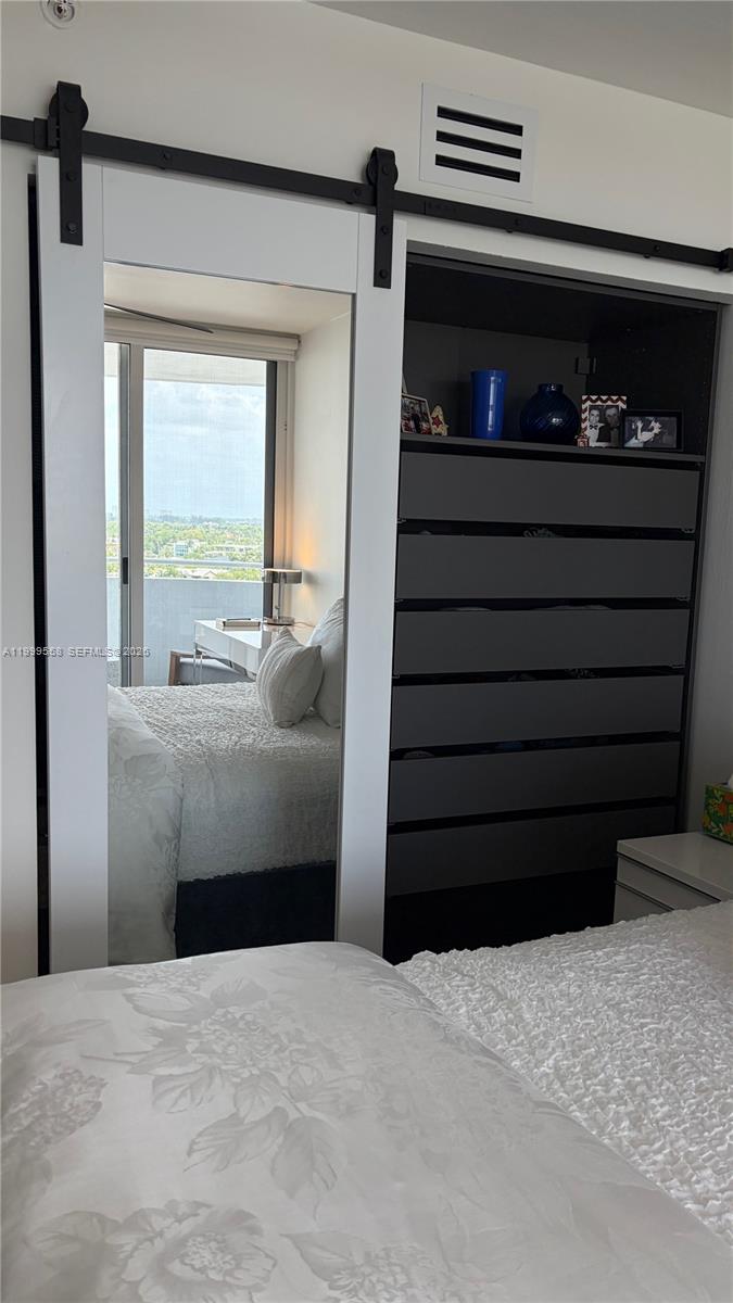 LA GORCE PALACE CONDO - Residential Lease