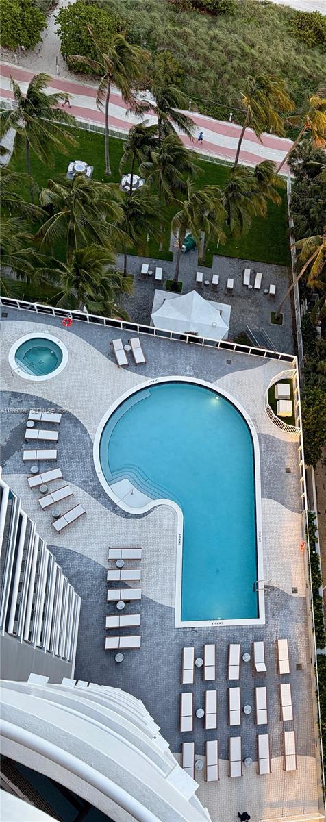 LA GORCE PALACE CONDO - Residential Lease