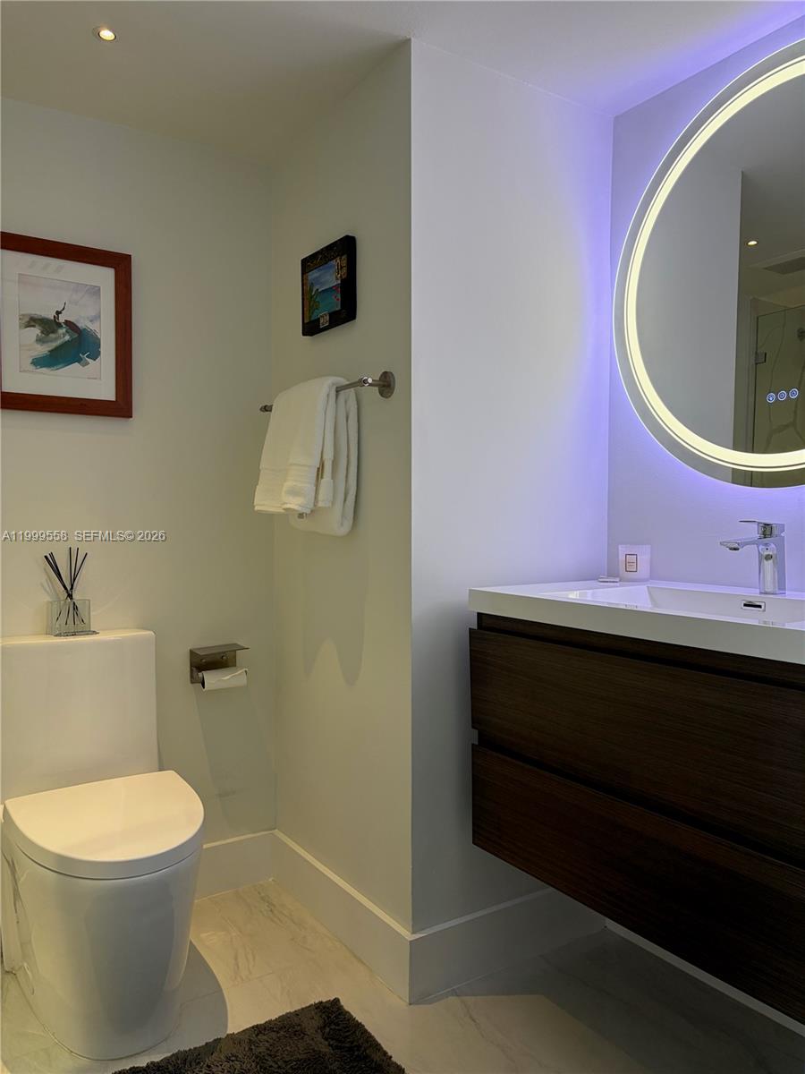 LA GORCE PALACE CONDO - Residential Lease