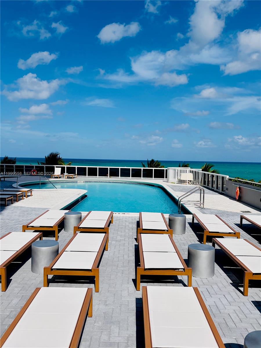 LA GORCE PALACE CONDO - Residential Lease