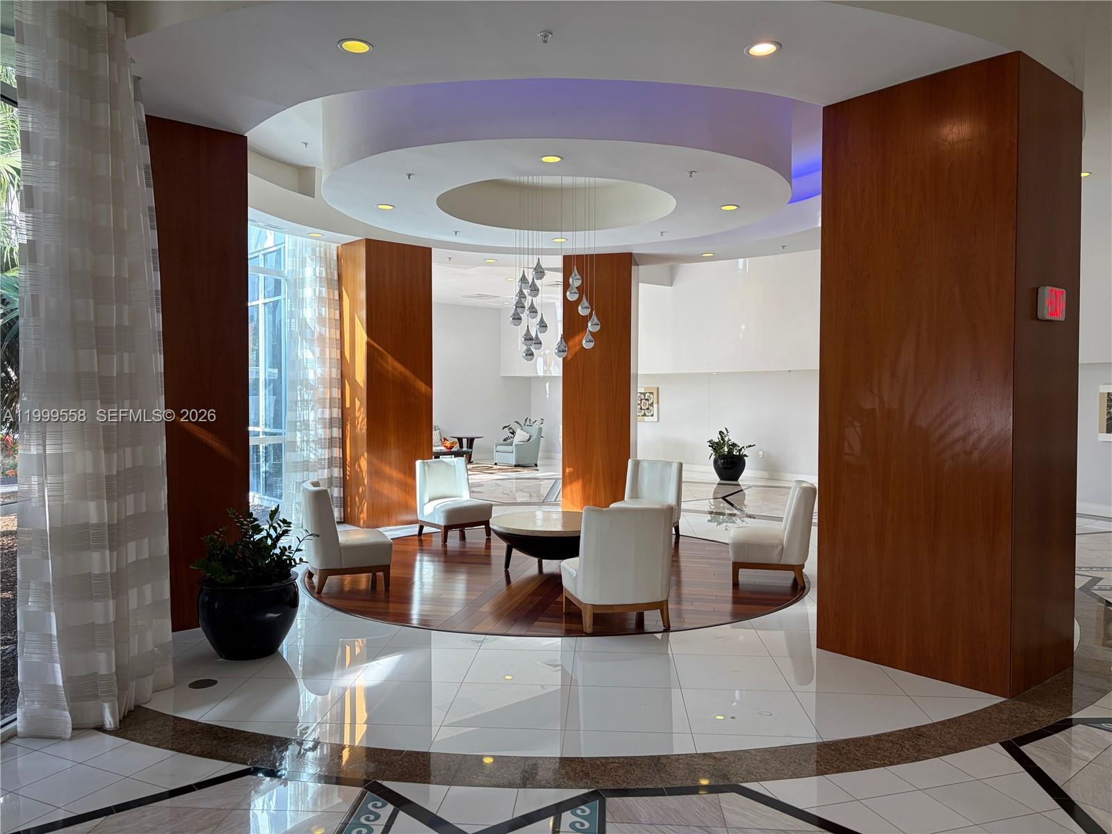 LA GORCE PALACE CONDO - Residential Lease