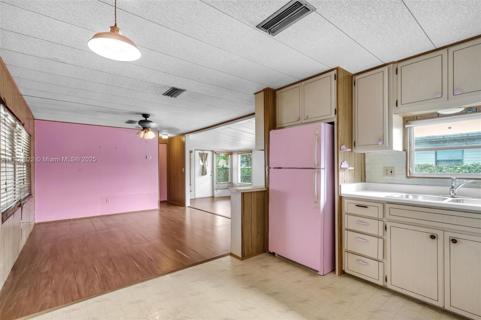 PARK CITY SEC THREE - Residential