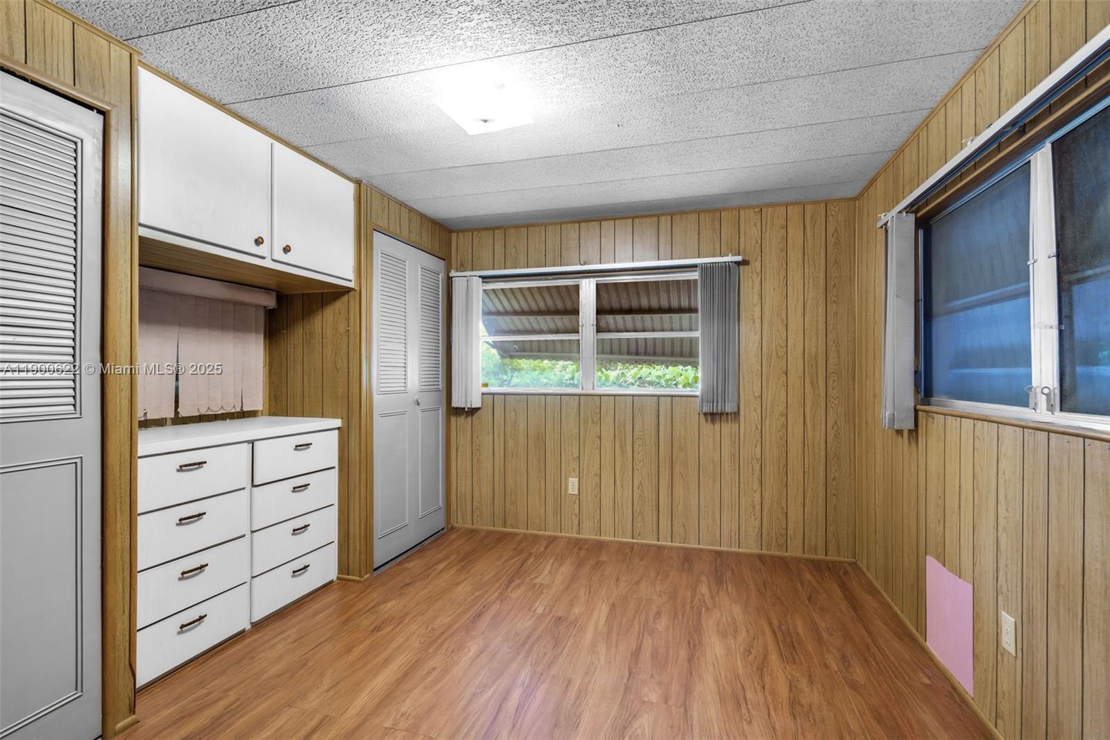 PARK CITY SEC THREE - Residential