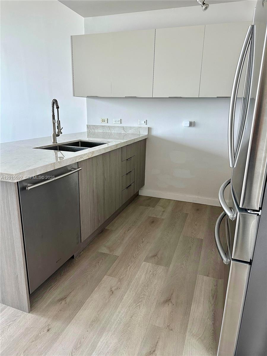 3301 NE 1st Ave H1811