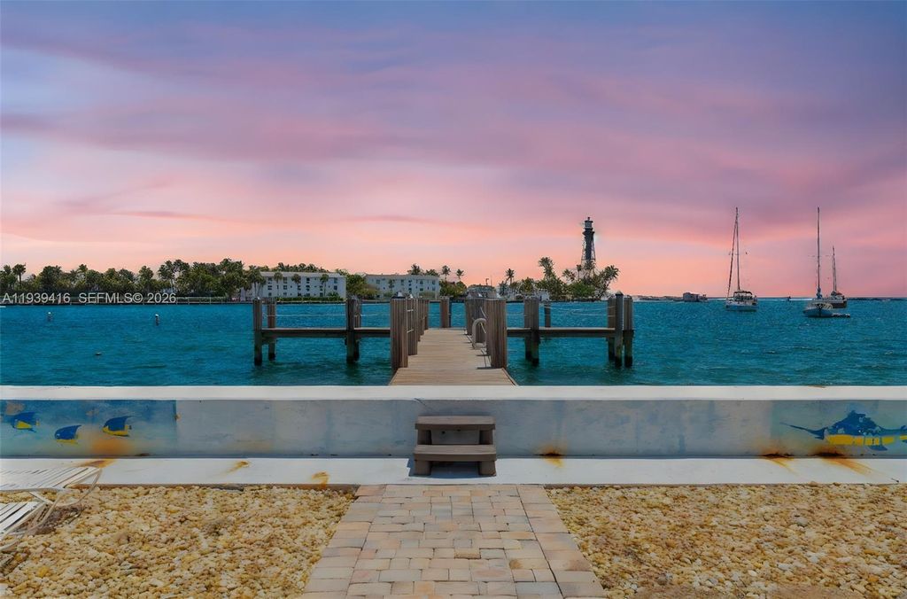Photo of 2508 Bay Dr #23, Pompano Beach, FL 33062 (MLS # A11939416)