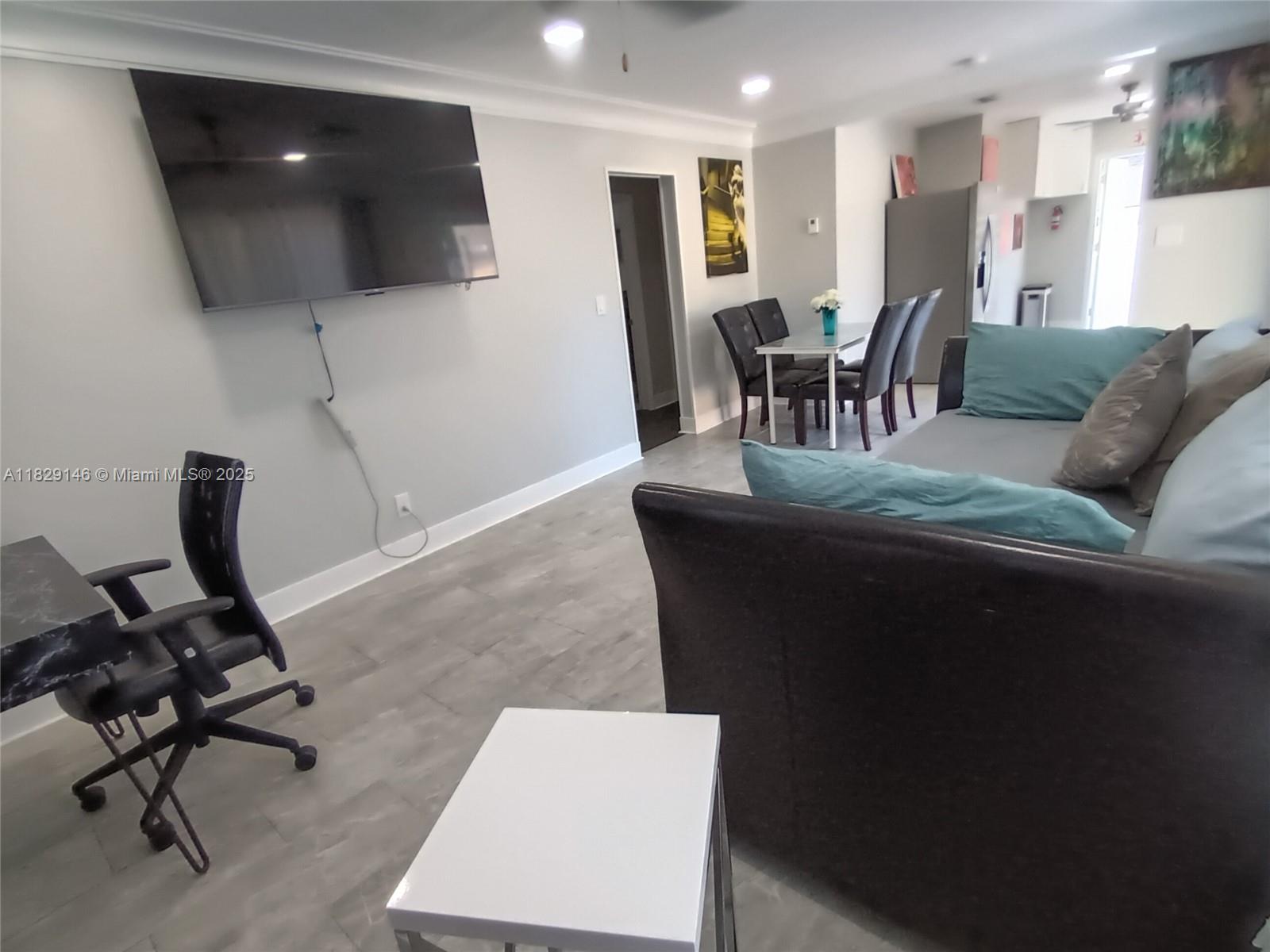 2242 Polk St