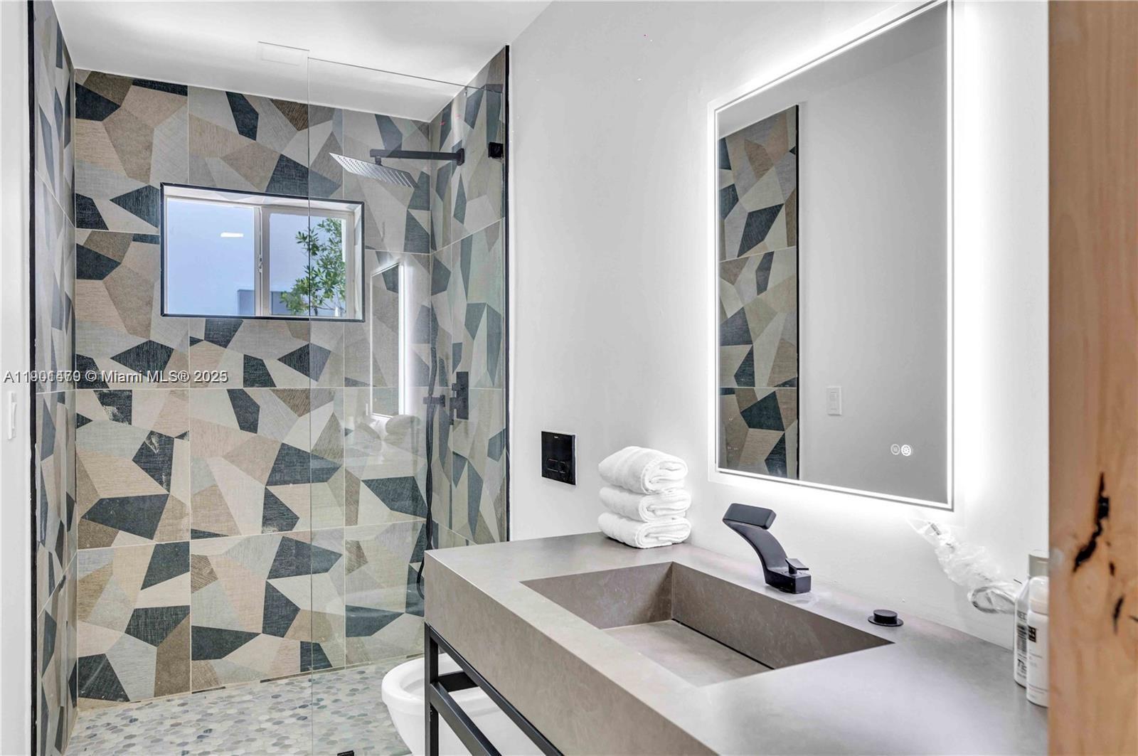 NAUTILUS SUB - Residential Lease