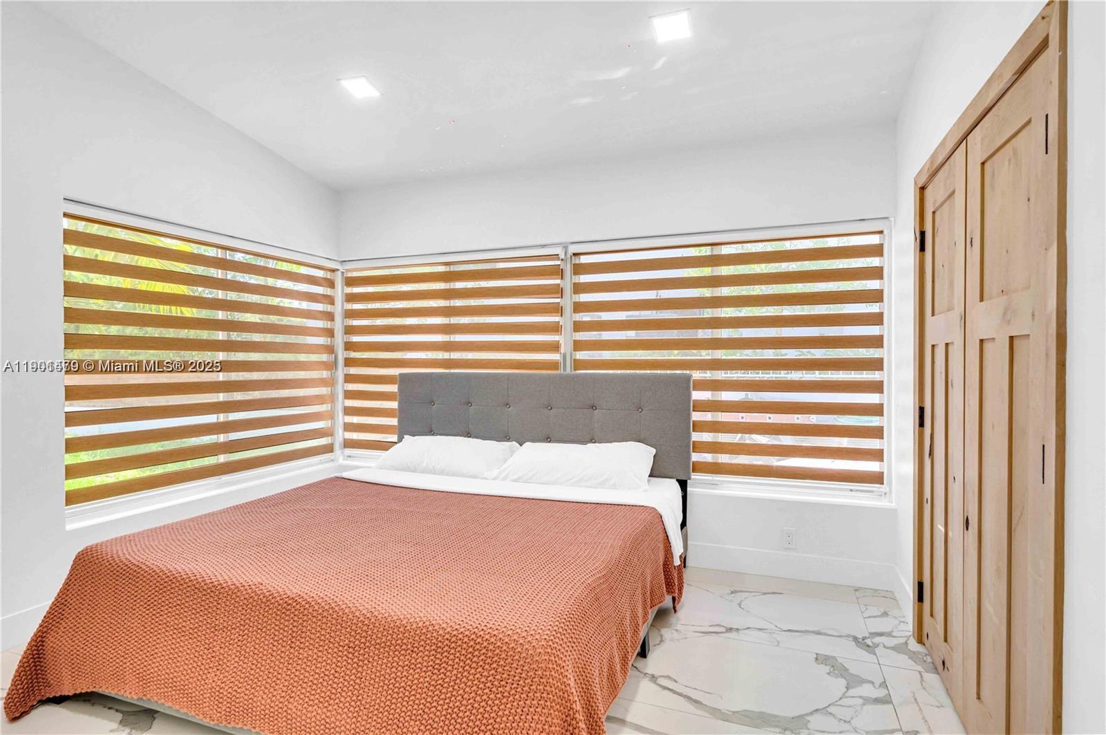 NAUTILUS SUB - Residential Lease