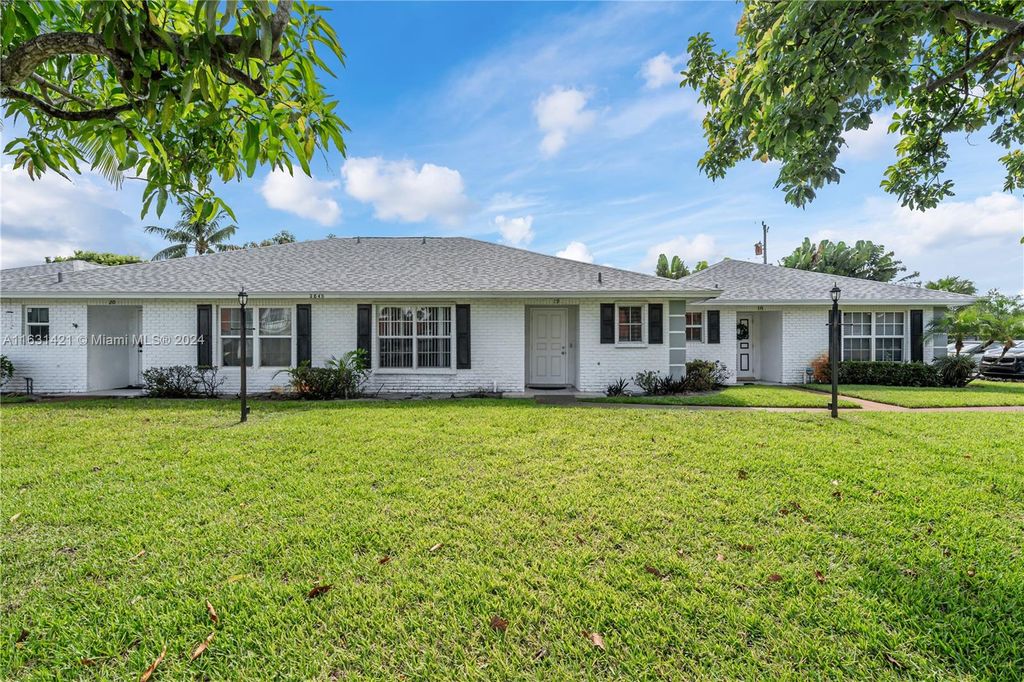 Photo of 2840 SW 14th St #19, Boynton Beach, FL 33426 (MLS # A11631421)