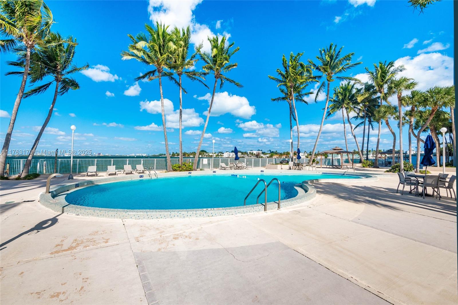 1865 79th St Causeway 3L, North Bay Village, Miami-Dade County, Florida - 1 Bathrooms - 