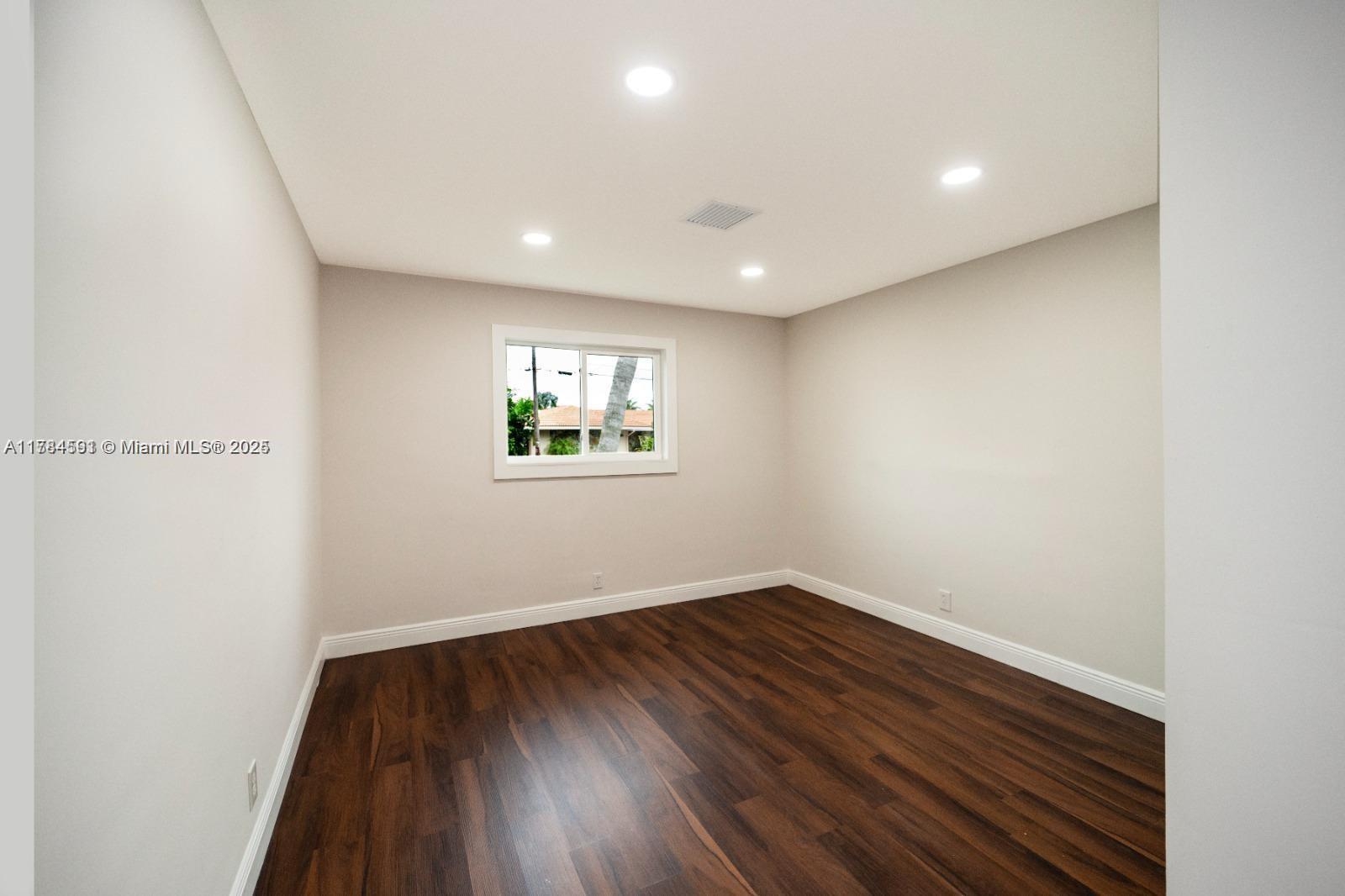 PLANTATION ISLES SEC TWO - Residential
