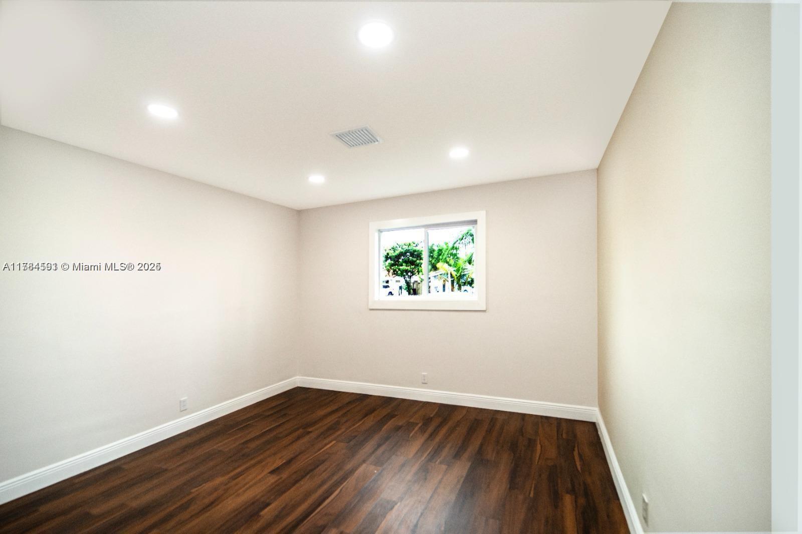 PLANTATION ISLES SEC TWO - Residential