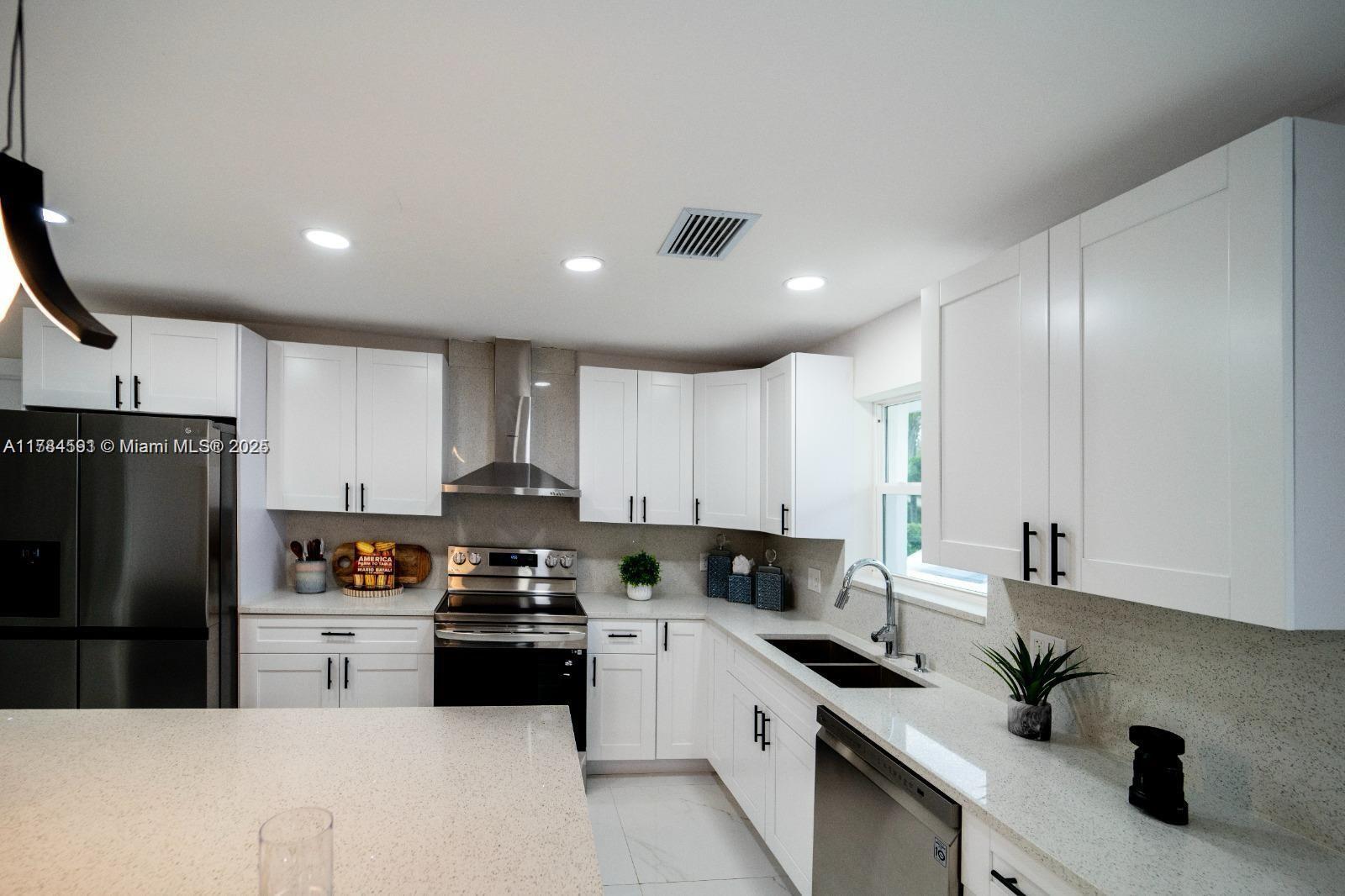 PLANTATION ISLES SEC TWO - Residential