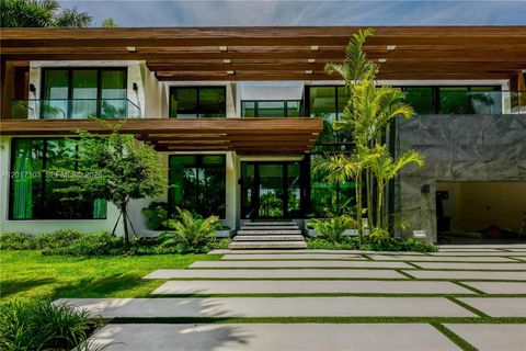 Photo of 2520 Shelter Ave, Miami Beach, FL 33140 (MLS # A12017103)
