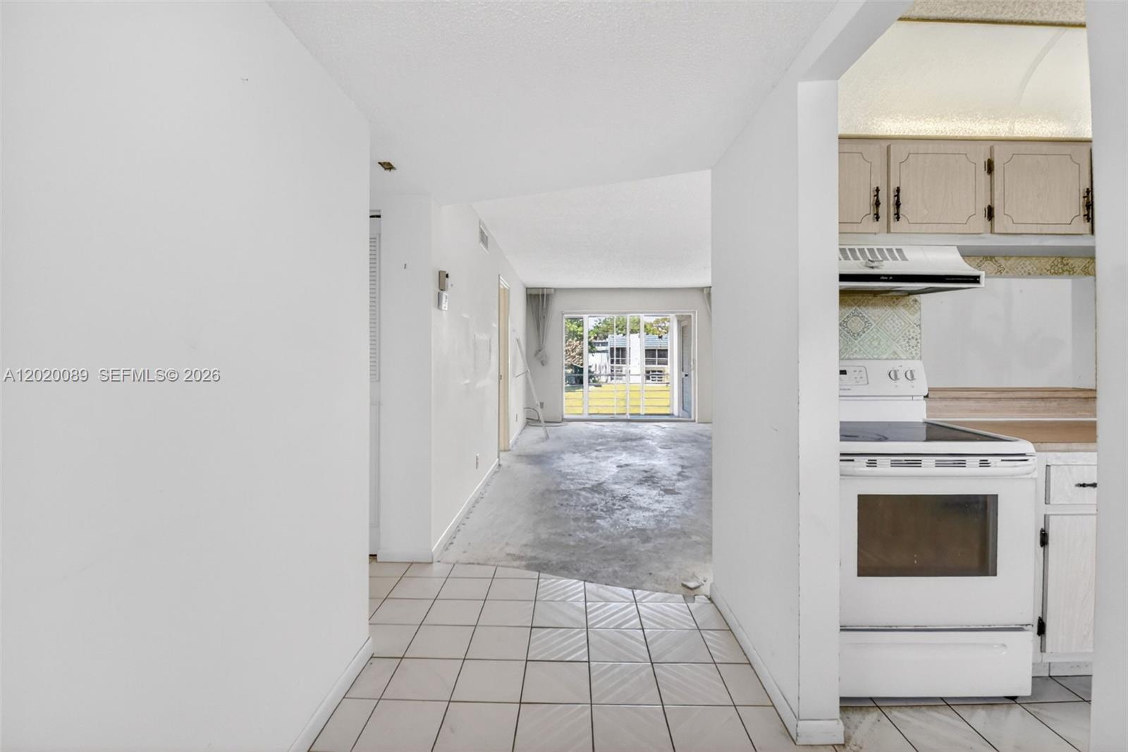 LAGO DEL REY CONDO - Residential
