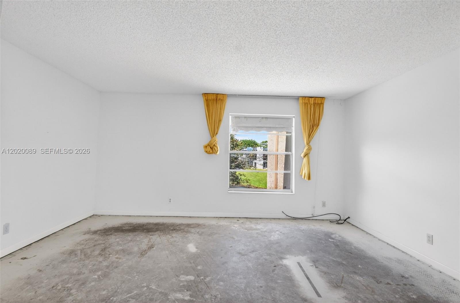 LAGO DEL REY CONDO - Residential