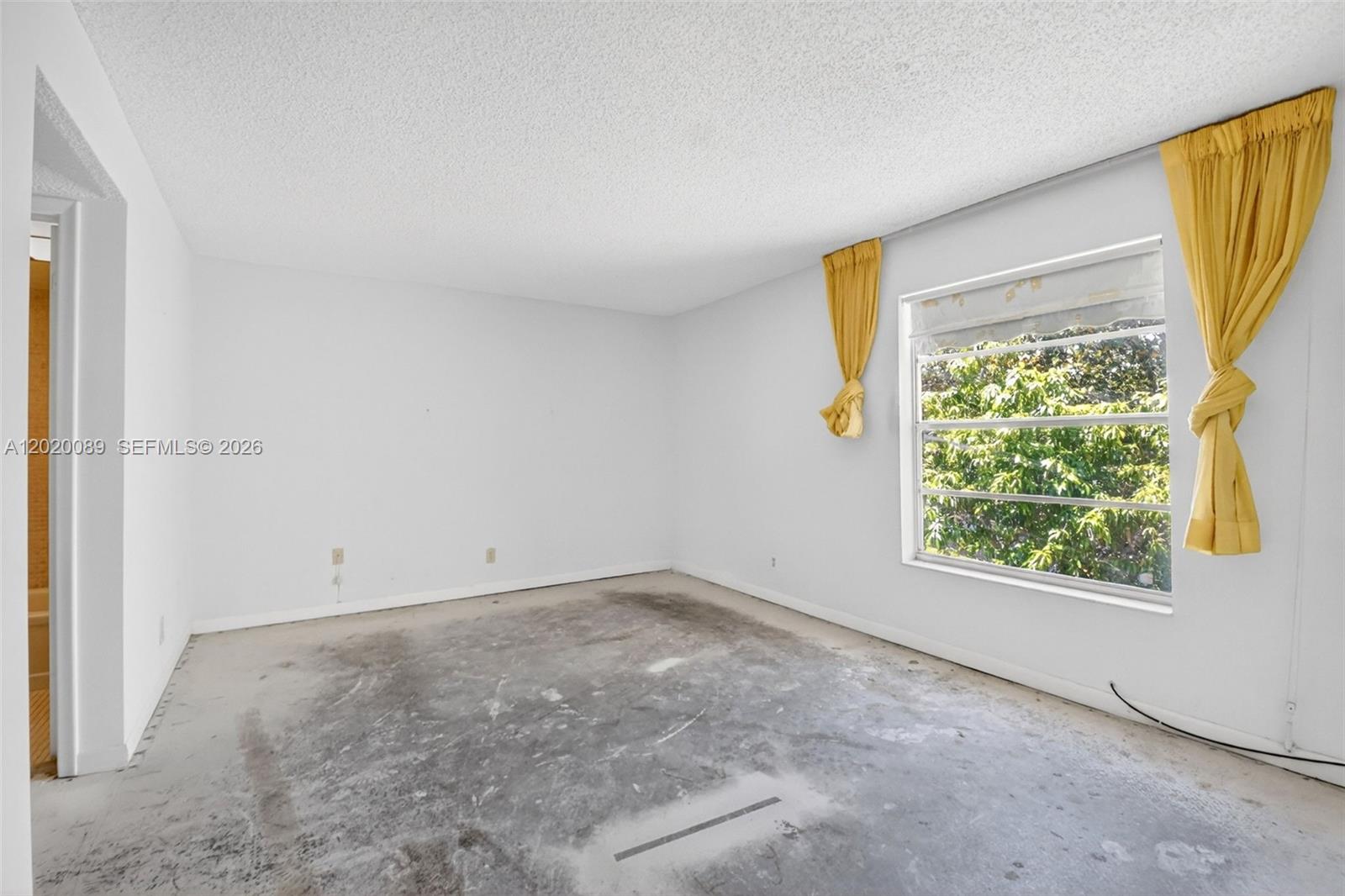 LAGO DEL REY CONDO - Residential