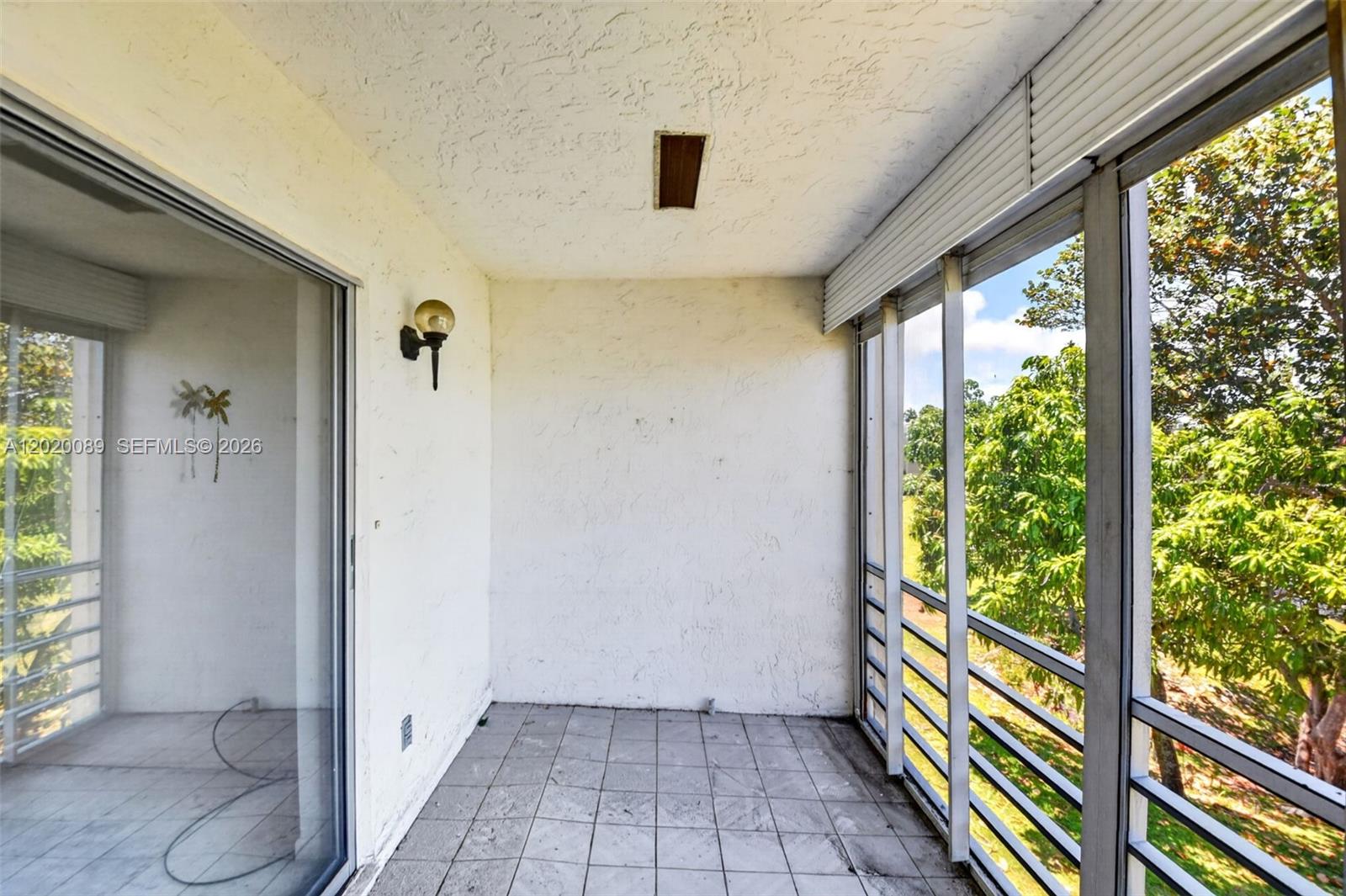 LAGO DEL REY CONDO - Residential