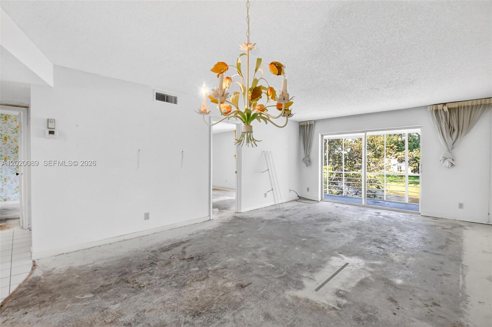 LAGO DEL REY CONDO - Residential