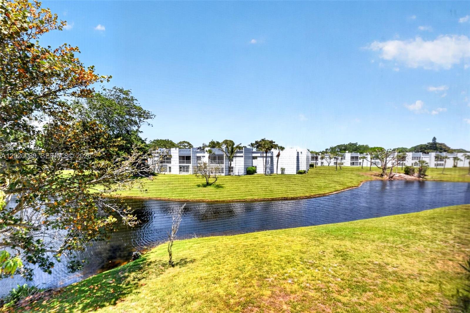 LAGO DEL REY CONDO - Residential