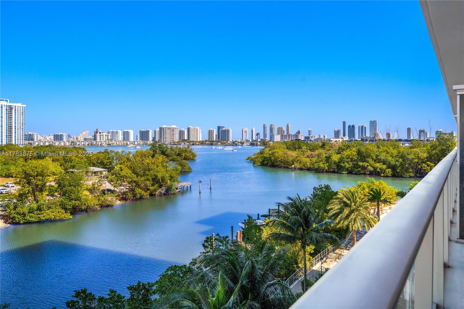 16385 Biscayne Blvd 503