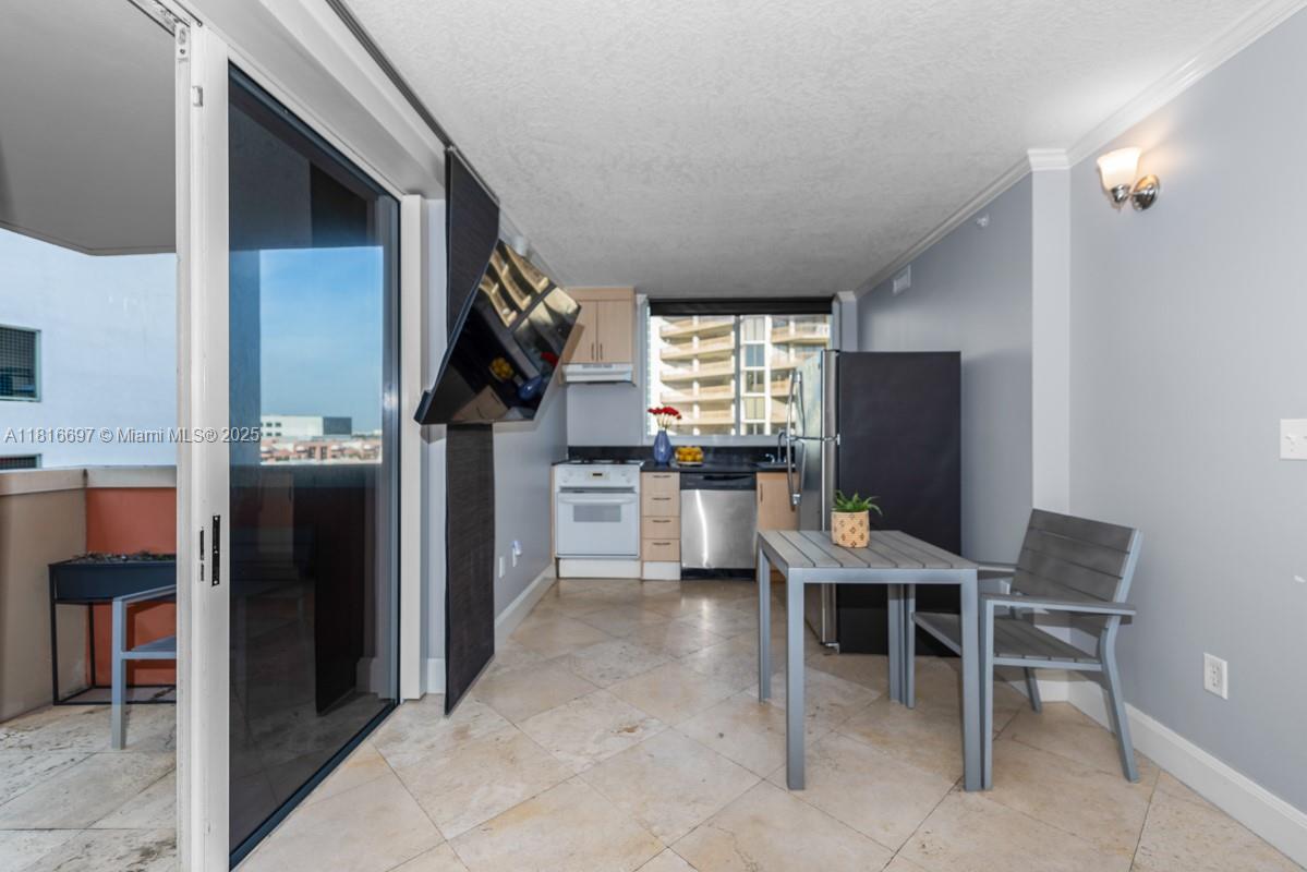2951 S Bayshore Dr 917