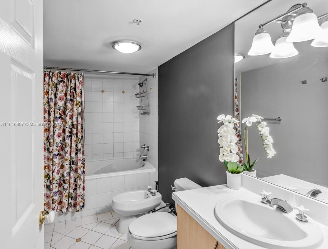 2951 S Bayshore Dr 917