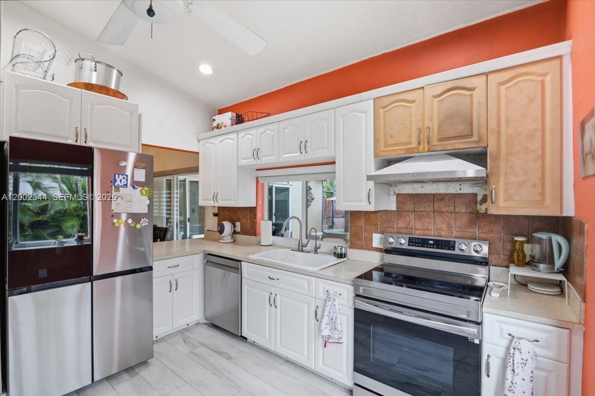 BONAVENTURE LAKES ADD 2 - Residential