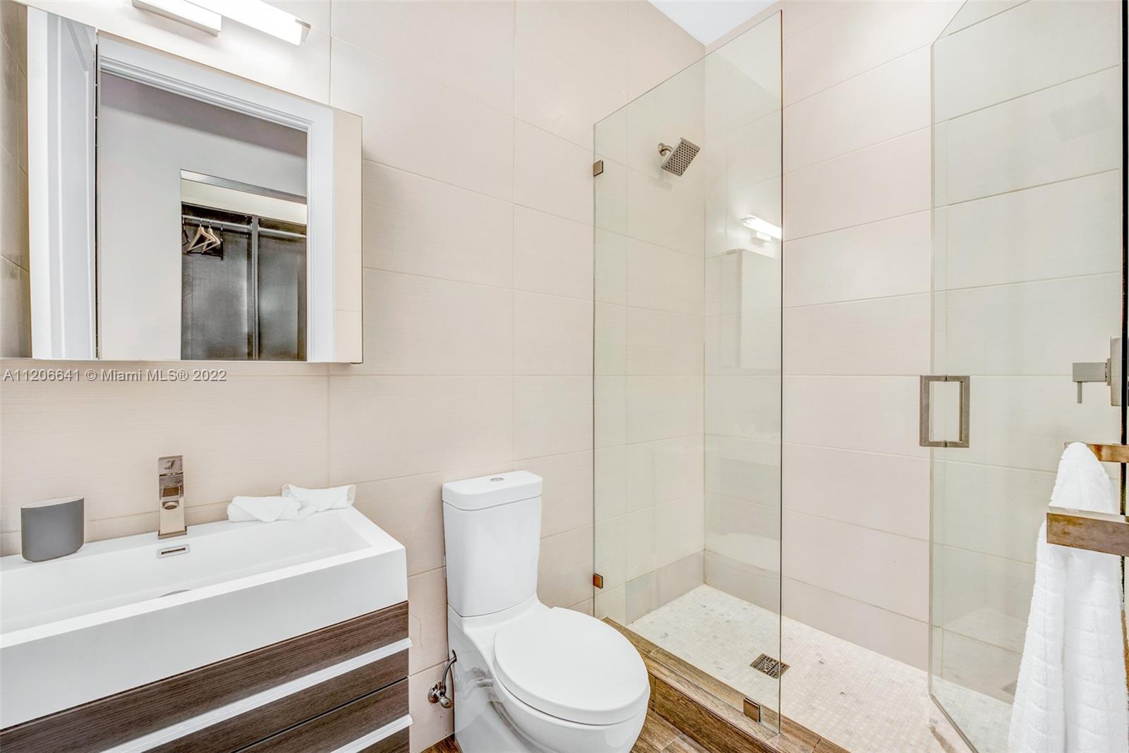 AMD PLAT OF SUNSET LAKE S - Residential