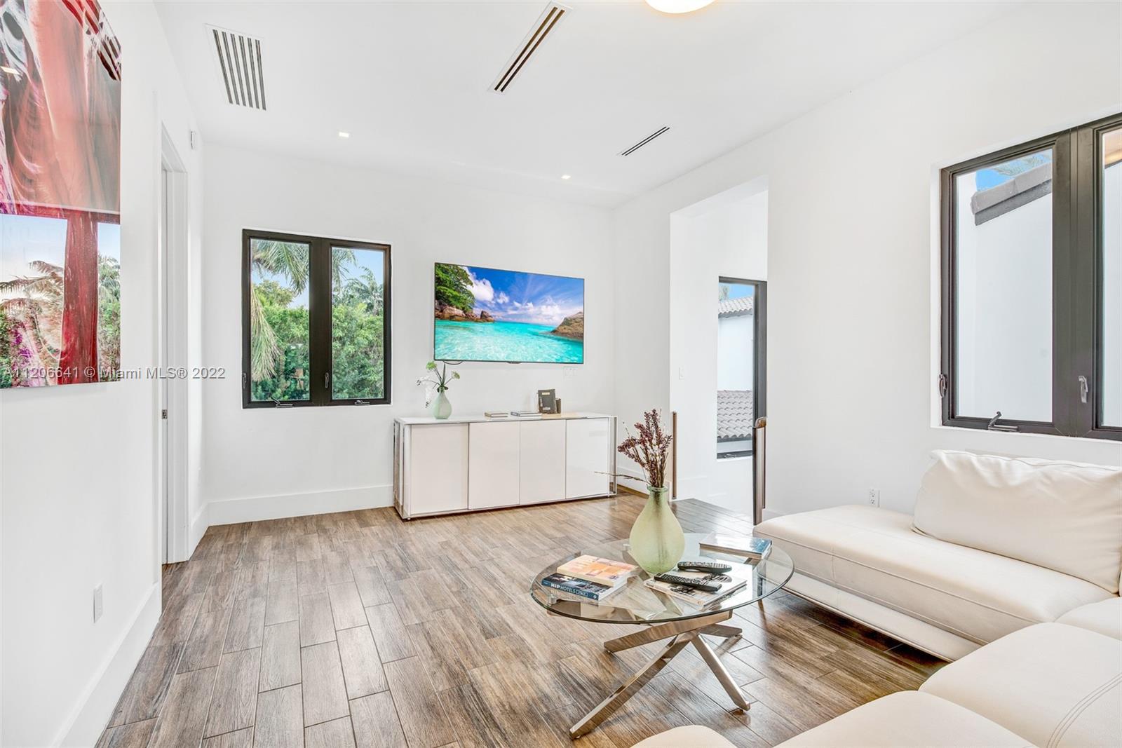 AMD PLAT OF SUNSET LAKE S - Residential