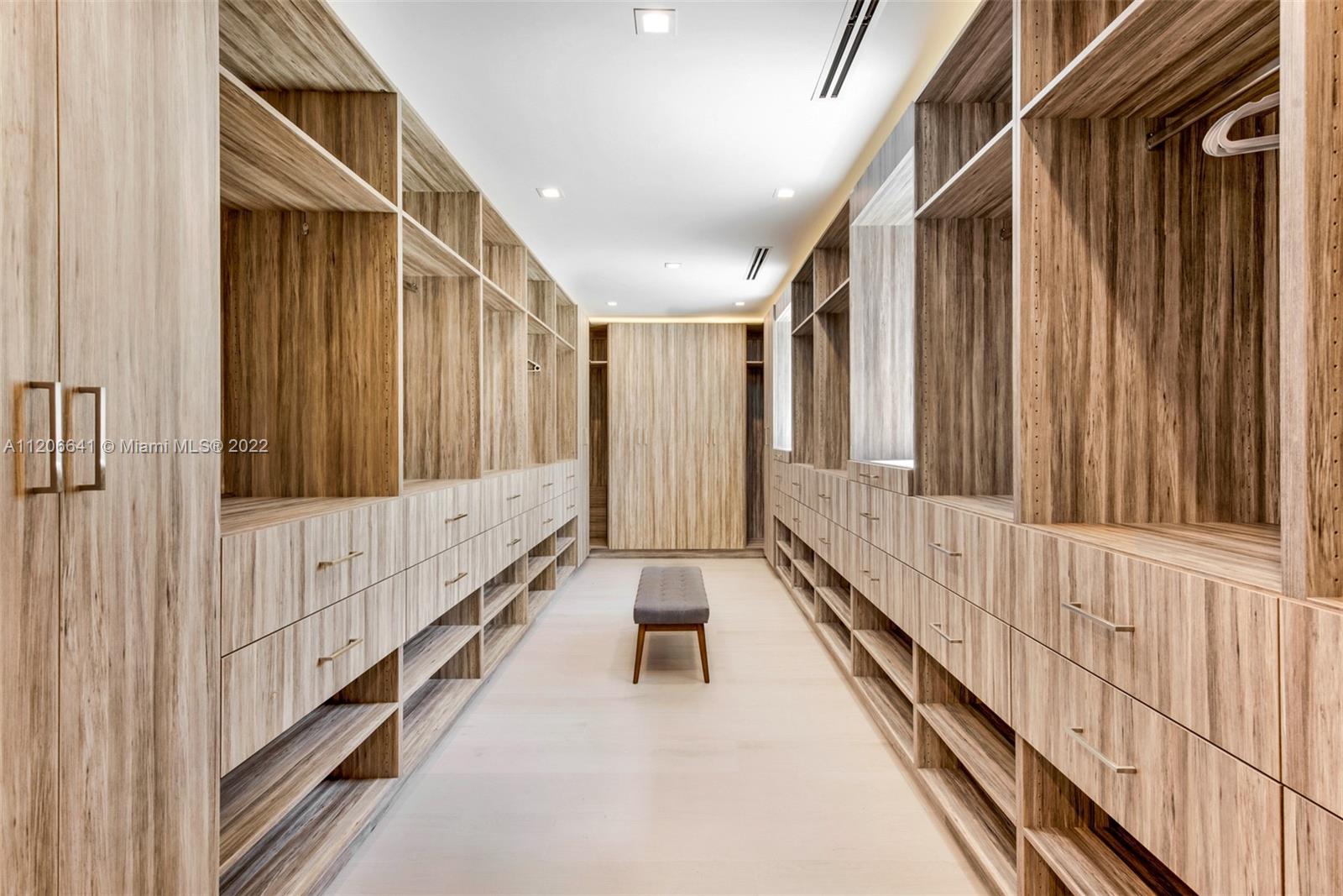 AMD PLAT OF SUNSET LAKE S - Residential