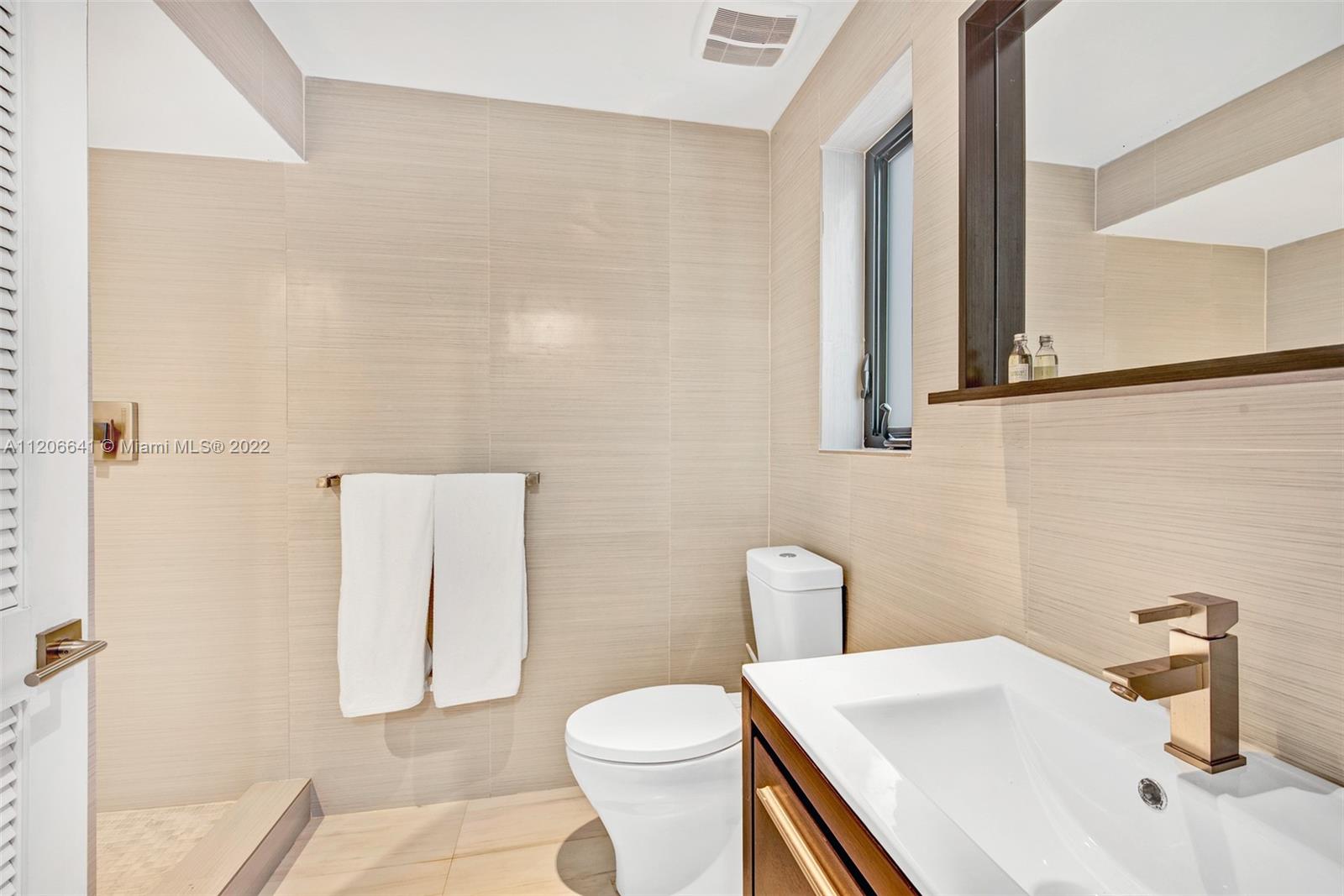 AMD PLAT OF SUNSET LAKE S - Residential