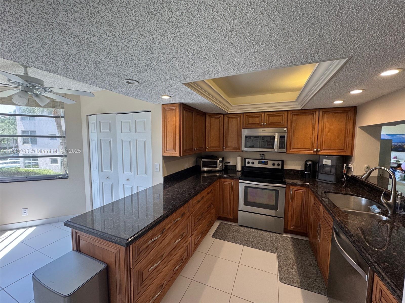 1920 Sabal Palm Dr 201, Davie, FL, 33324/$299,500 3 1920 Sabal Palm Dr 201