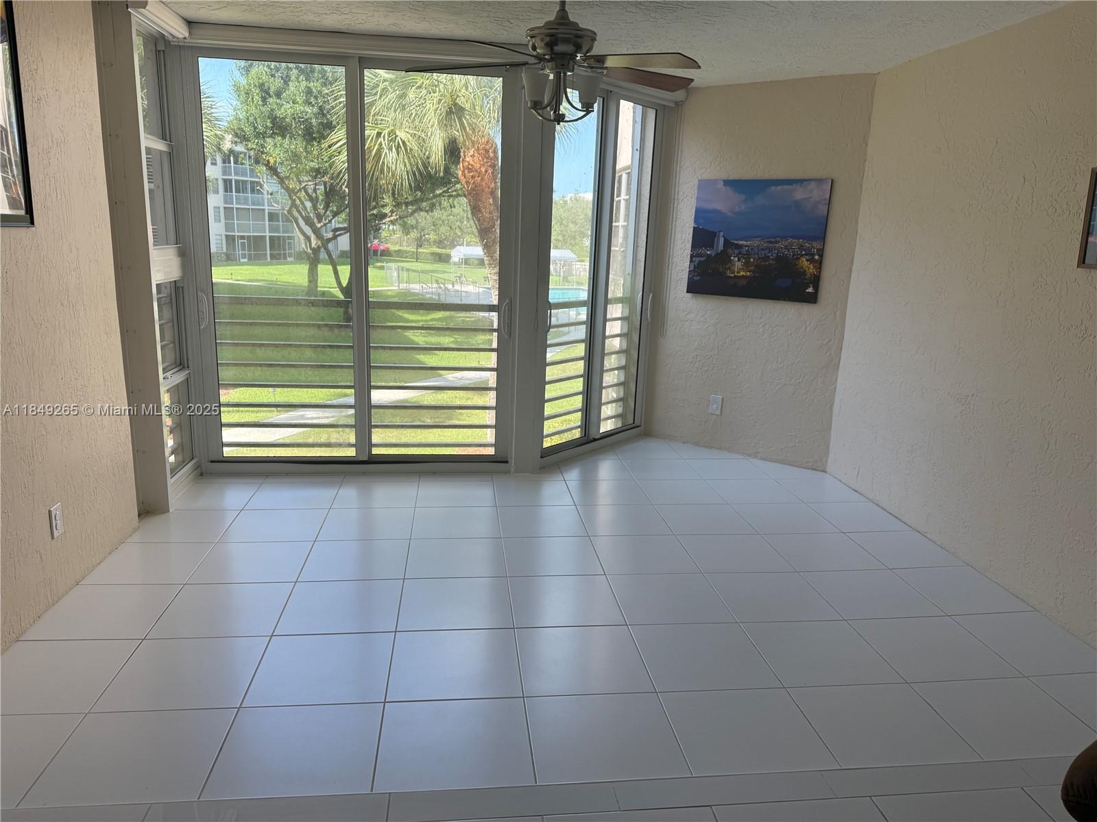1920 Sabal Palm Dr 201, Davie, FL, 33324/$299,500 2 1920 Sabal Palm Dr 201