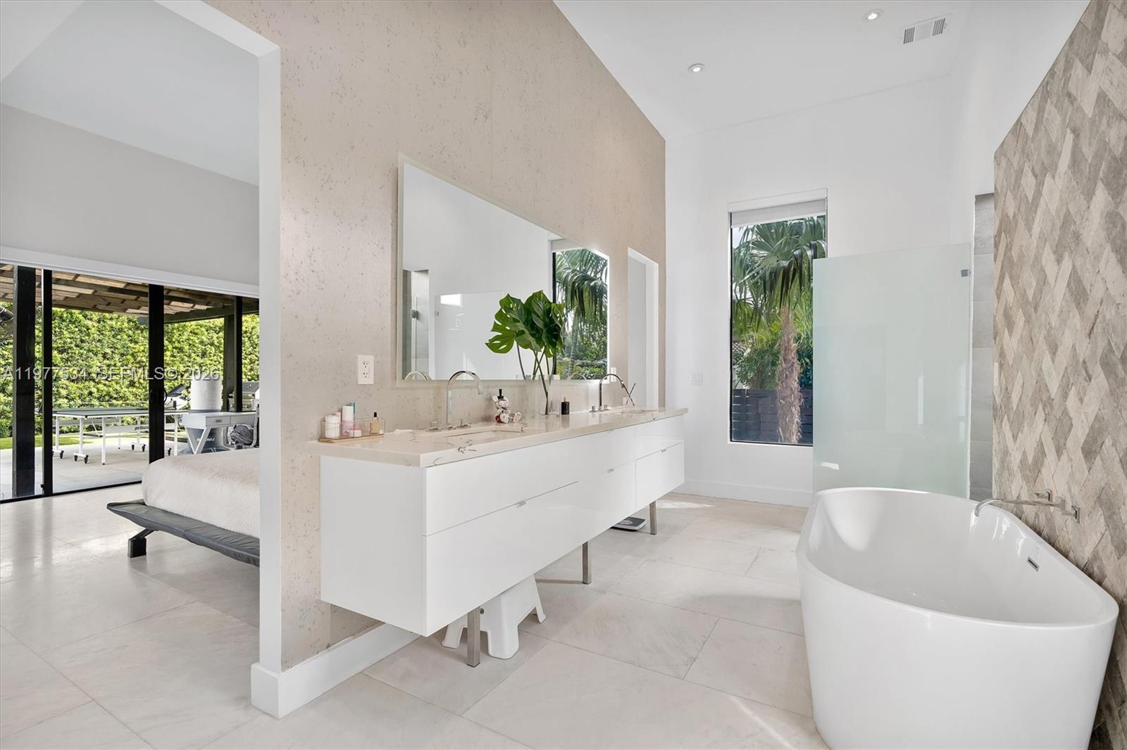 MIAMI SHORES SEC 3 - Residential