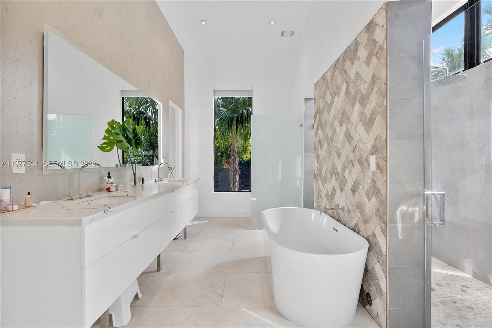 MIAMI SHORES SEC 3 - Residential