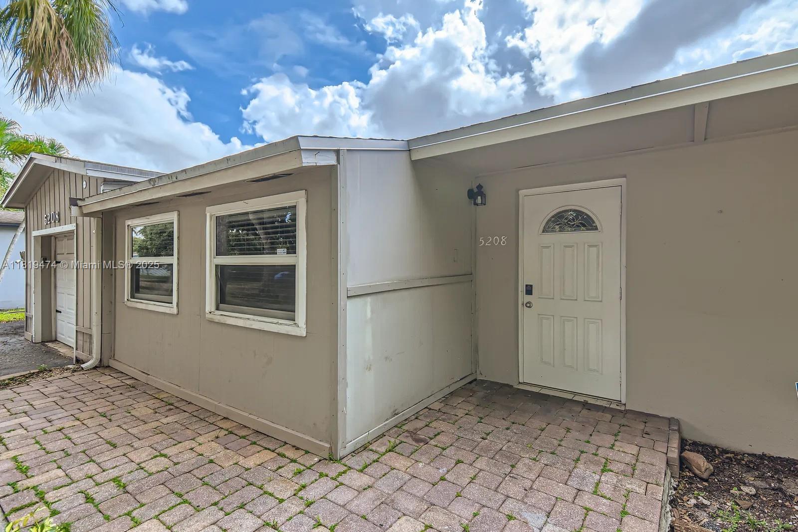5208 SW 91st Ter